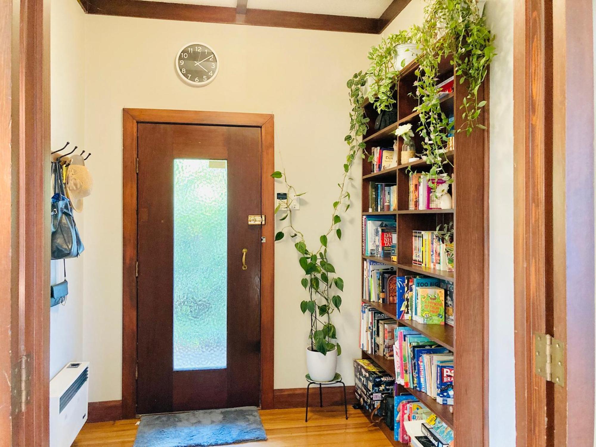 Spacious And Sunny Master Bedroom With Shared Bathrooms オークランド エクステリア 写真