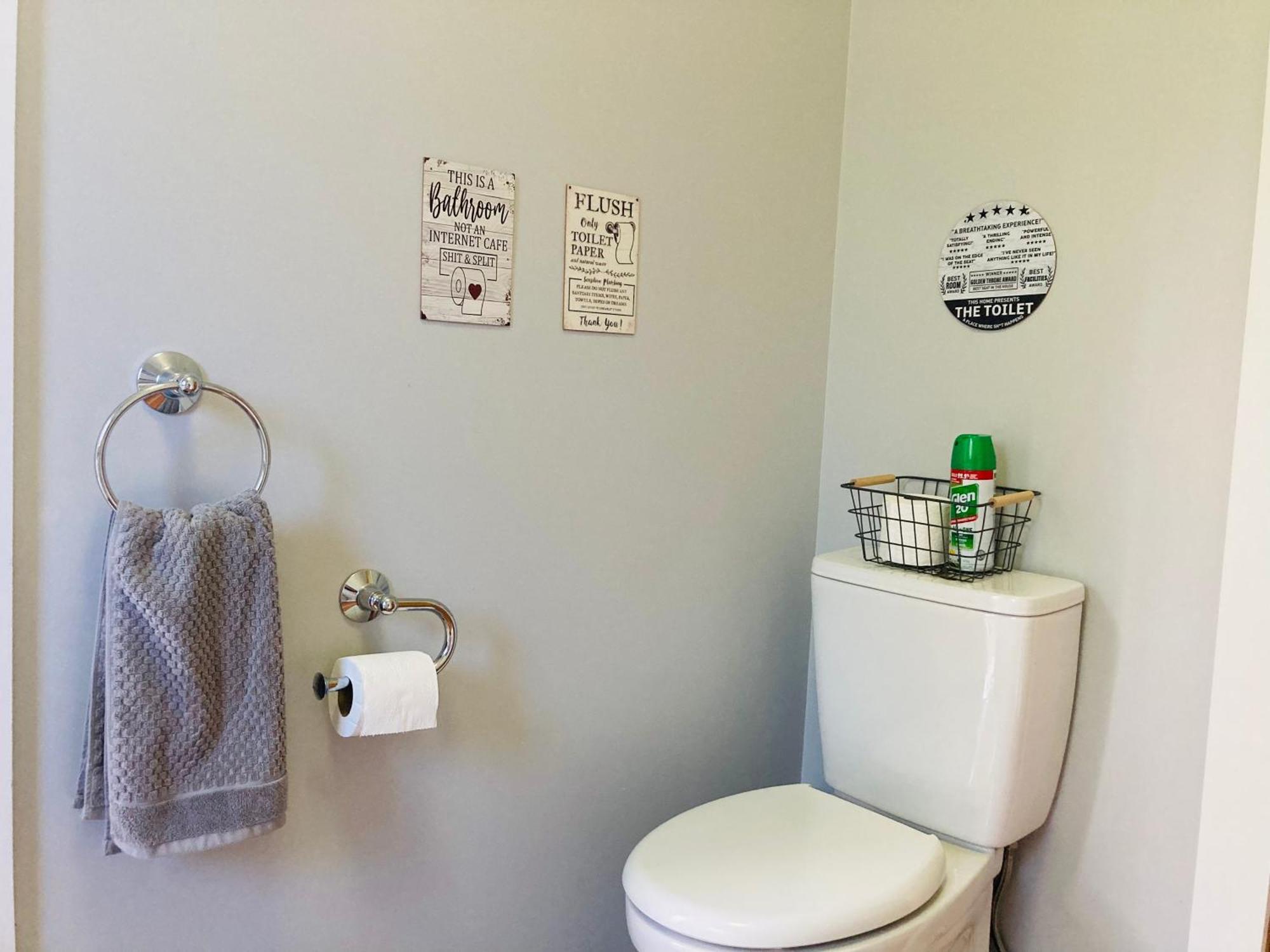 Spacious And Sunny Master Bedroom With Shared Bathrooms オークランド エクステリア 写真
